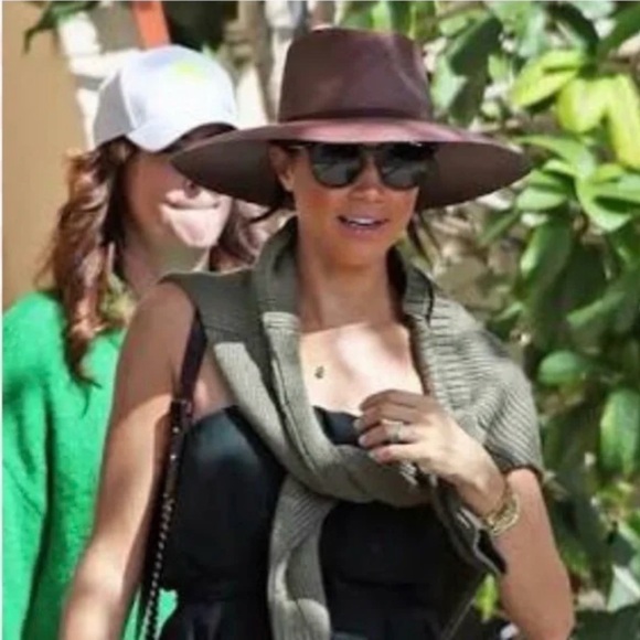 Lauren Ralph Lauren 'Brayan' Cable-Knit Sweater in Olive Fern aso Meghan Markle - Picture 1 of 6